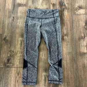 Lululemon Athletica Pace Rival Crop 22” Black/White Size 4